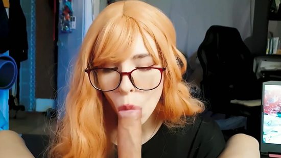 Молоденькая рыжушка спалила брата на просмотре порнушки с собой же