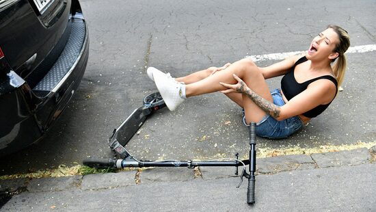 Докаталась, дура?